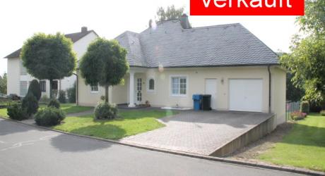 neuwertiges Komfort EFH mit ELW